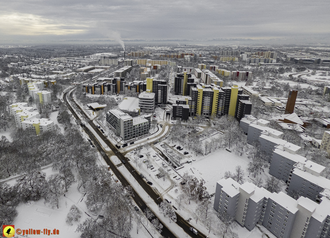 04.12.2021 - Karl-Marx-Ring und Marx-Zentrum in Neuperlach